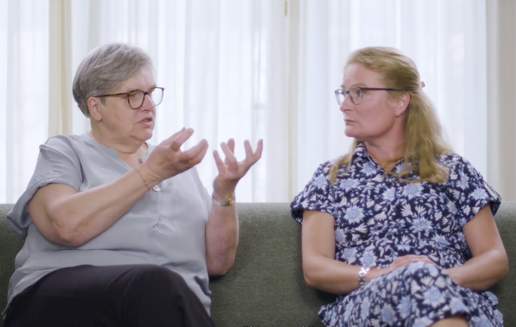 Etje Verhagen (geestelijk verzorger en consulent palliatieve zorg) en Alina van Dalen (docent en verpleegkundig consulent palliatieve zorg) in de nieuwe film ‘Samenwerken rond zingeving in de zorgpraktijk.’